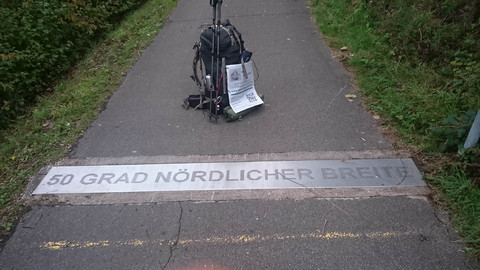 On Foot and Without Money, Bild 15